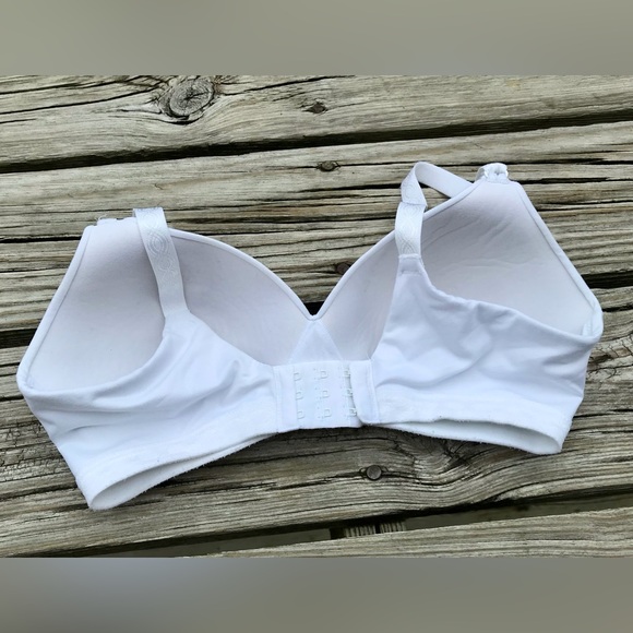 2/$10 Ladies 36C WARNERS Solid White Softest Tshirt Bra No Underwire Adj Strap - Picture 4 of 9